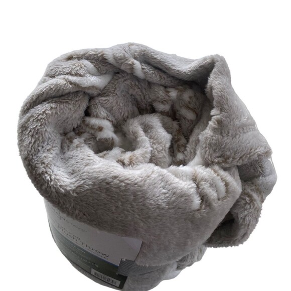Mainstays Textured Velvet Plush Throw White/Tan Moose Luxuriously Soft 50X60 - Picture 5 of 5